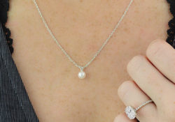 Do You Know the Difference Between Pearls and Diamonds?